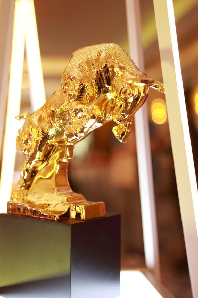 YLI Honoured with Outstanding Bull Award at Golden Bull Award 2025